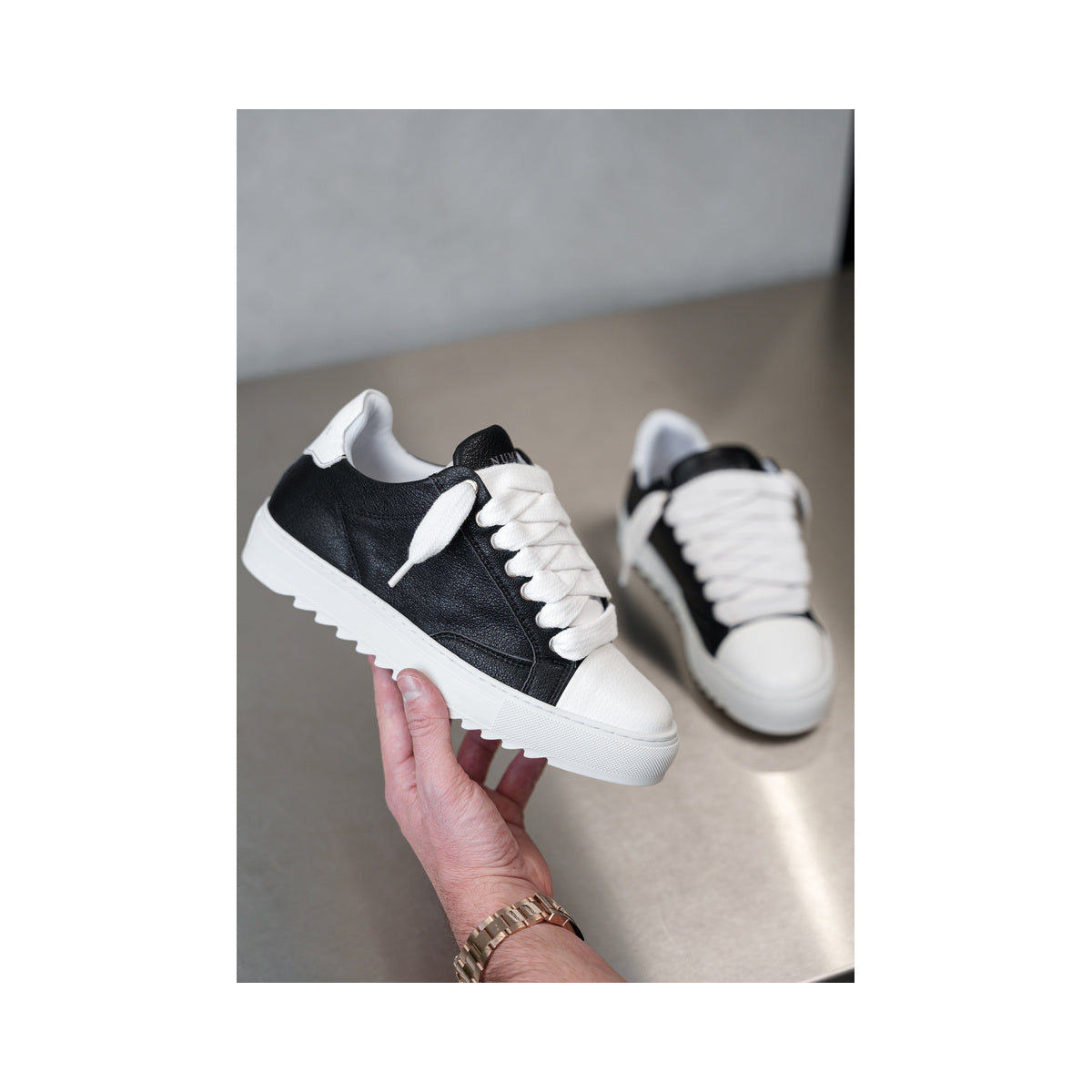 NUMERIS Atelier Sneaker – Acrylic Black Leather – additional product view 2